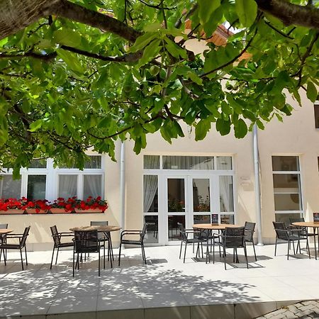 Hotel Platan Szekesfehervar Luaran gambar
