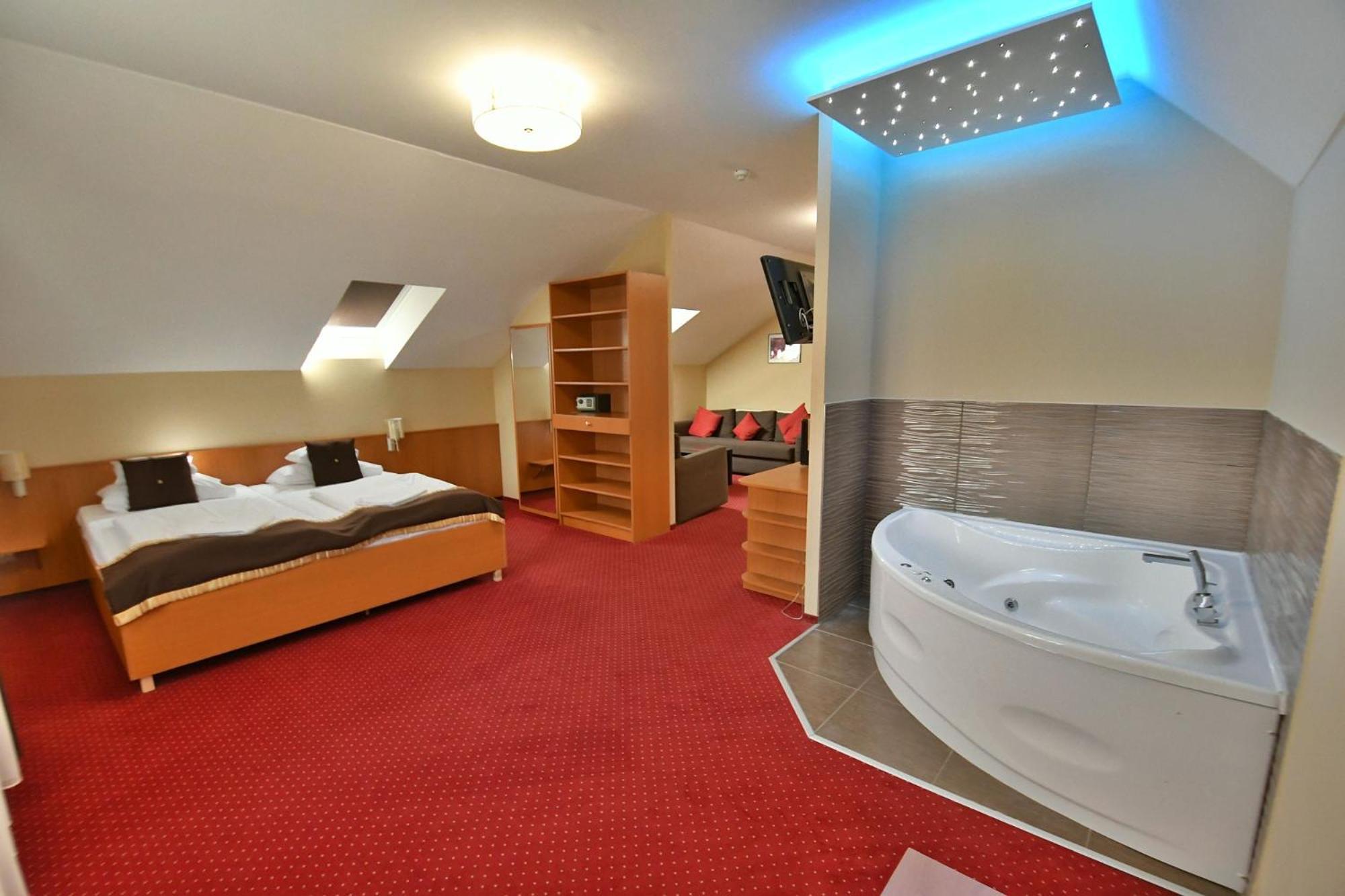 Hotel Platan Szekesfehervar Luaran gambar