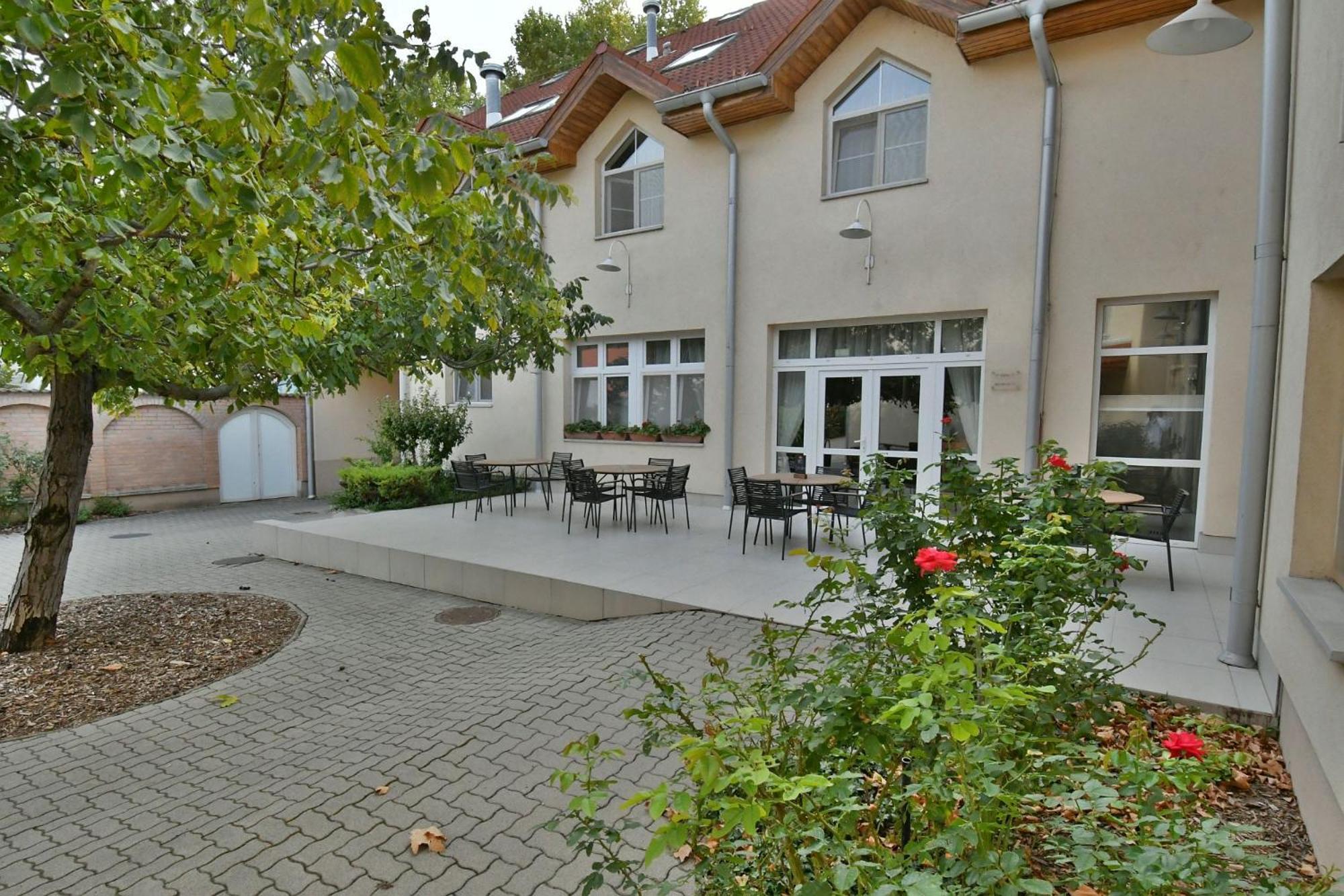 Hotel Platan Szekesfehervar Luaran gambar
