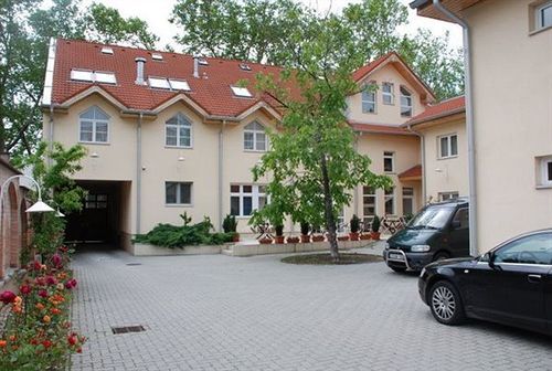 Hotel Platan Szekesfehervar Luaran gambar